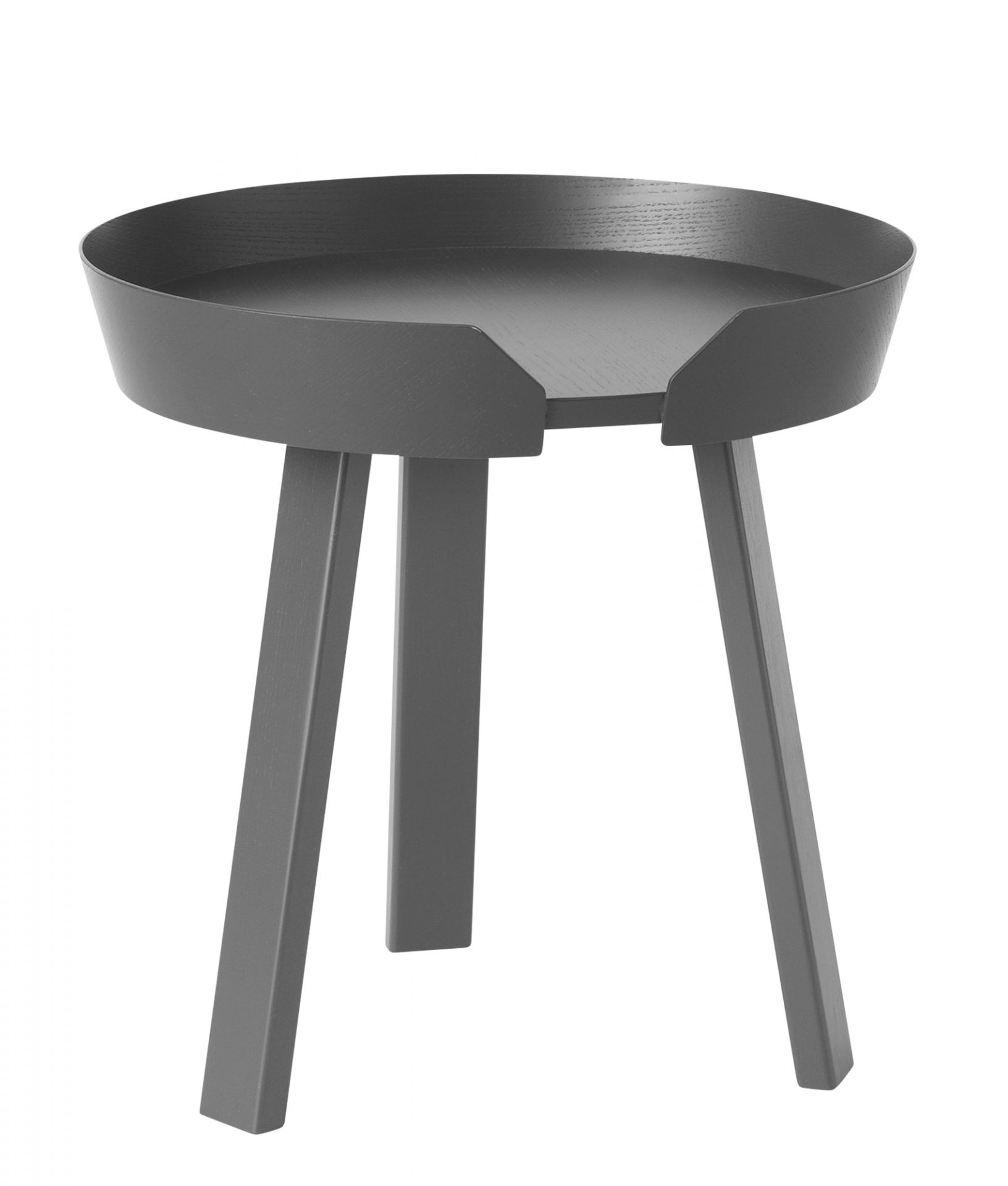 Grauer "Around Coffee Table" Beistelltisch von Muuto mit drei Beinen und erhöhtem Rand.